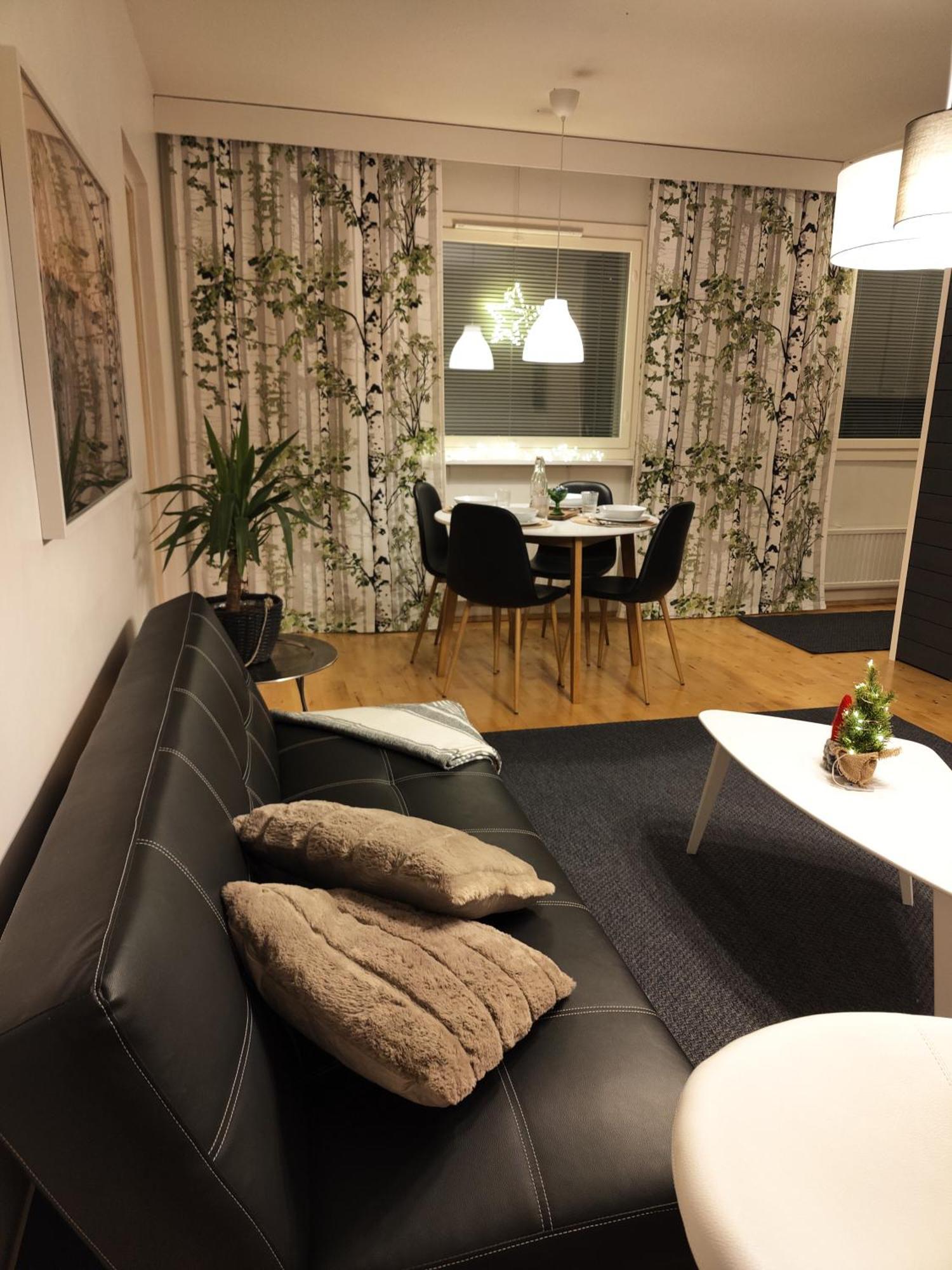 Апартаменты Charming In The Heart Of